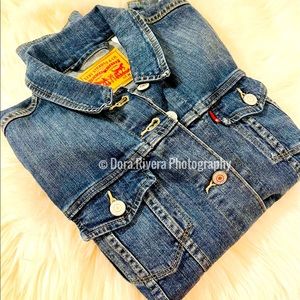🎁🎄Levi’s Women’s Original Demin Trucker Jacket🎄🎁